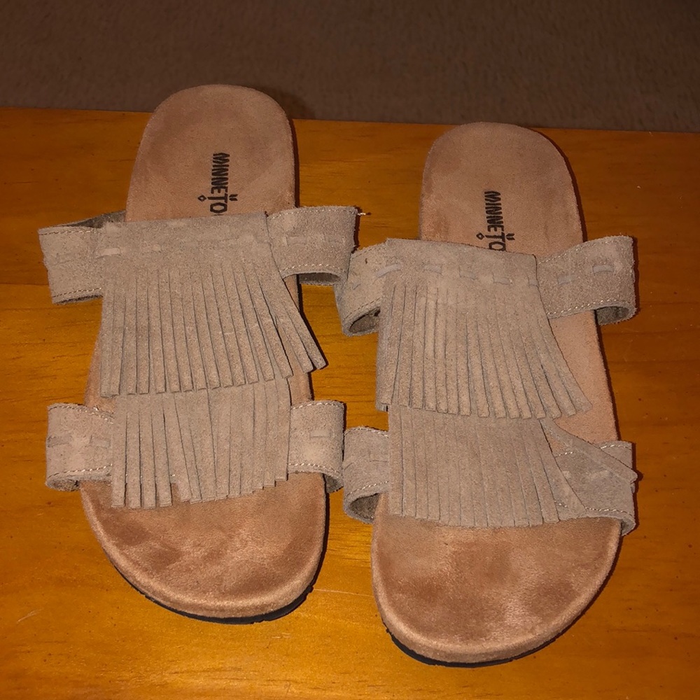 Minnetonka Sandals, excellent condition, size 8